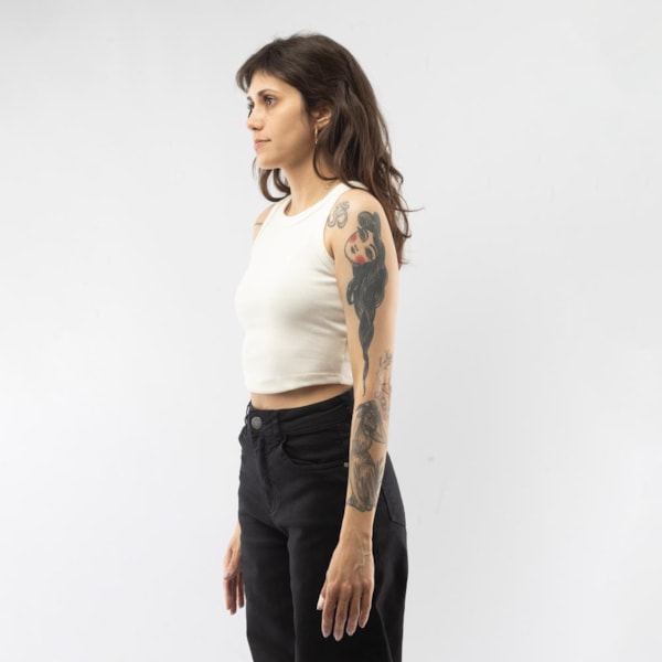 Segunda imagem do produto Blusinha Feminina Distortion