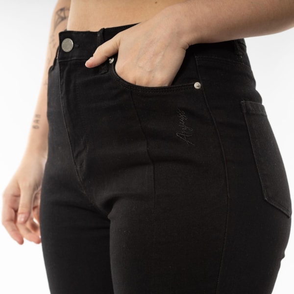 Segunda imagem do produto Calça Feminina Sarja Entail