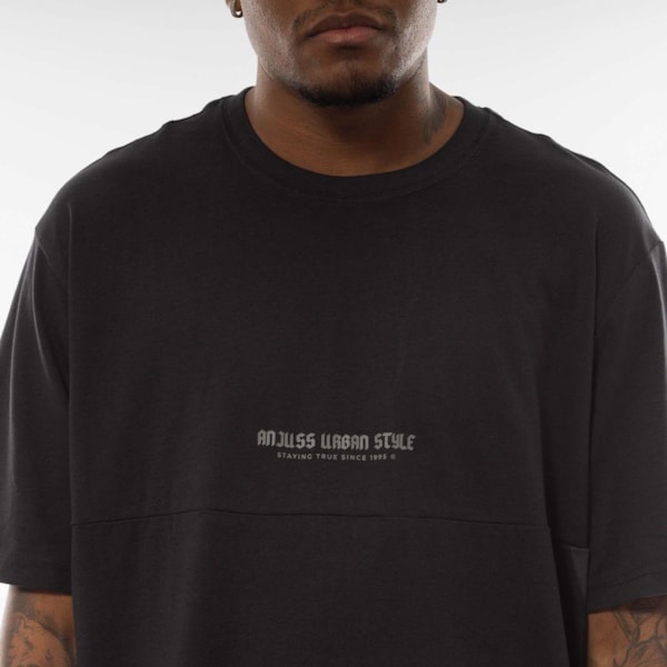 Segunda imagem do produto Camiseta Masculina Carved