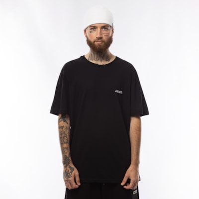 Camiseta Masculina Less