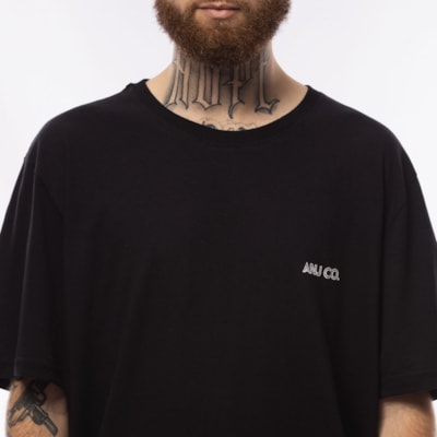 Segunda imagem do produto Camiseta Masculina Less