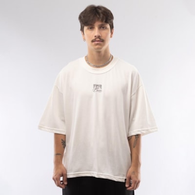 Segunda imagem do produto Camiseta Masculina Over Utopia