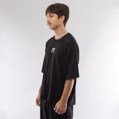 Segunda imagem do produto Camiseta Masculina Over Utopia