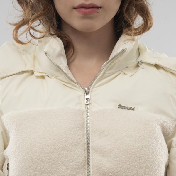 Segunda imagem do produto Jaqueta Feminina Teddy
