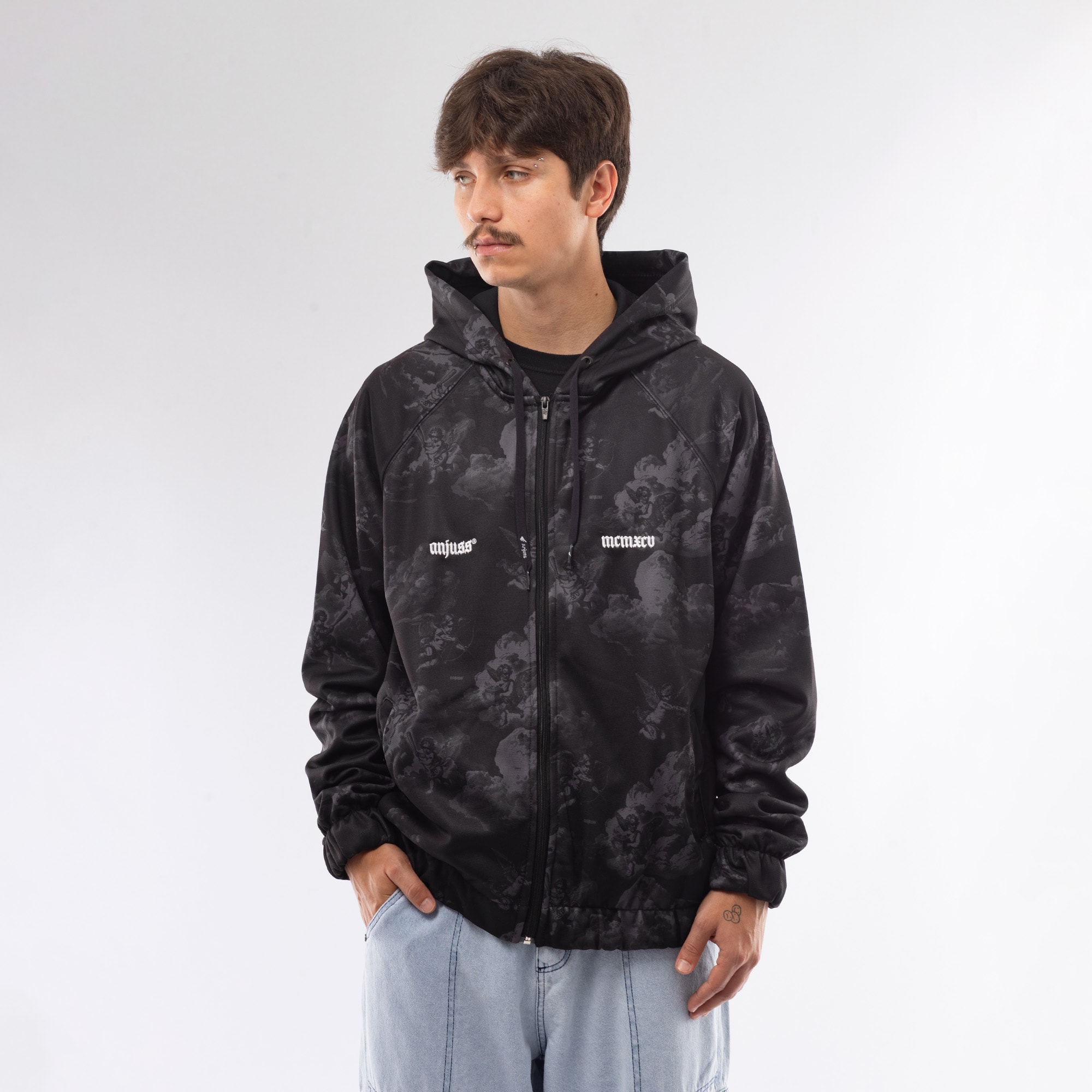 image_2e5758a8-9b97-419b-8612-70a38ef738cc