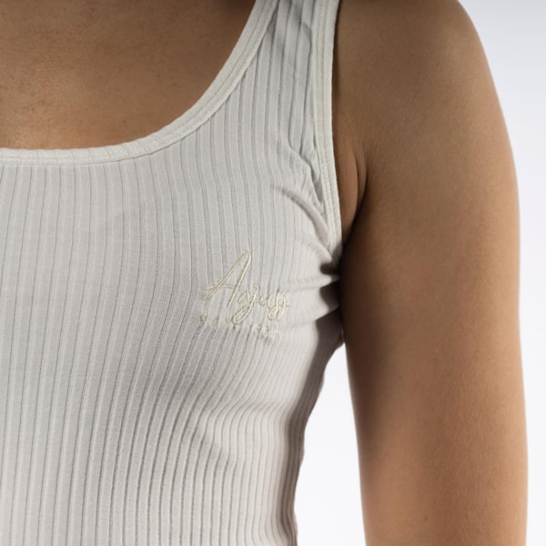 Segunda imagem do produto Regata Feminina Less