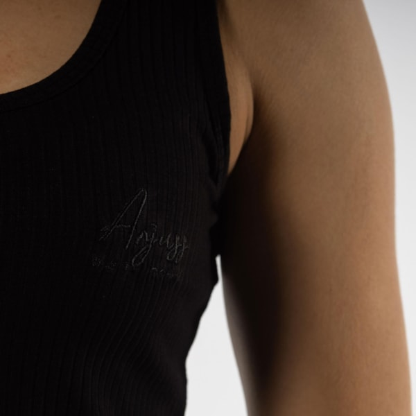 Segunda imagem do produto Regata Feminina Less