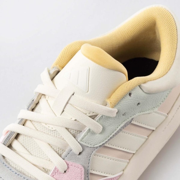 Segunda imagem do produto Tenis Adidas Court 24 Off White/Rosa